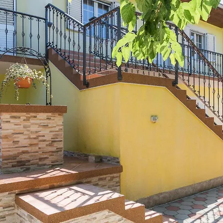 Holiday Home - Sibenik-Dubrava Apartament Dubrava (Sibenik-Knin)