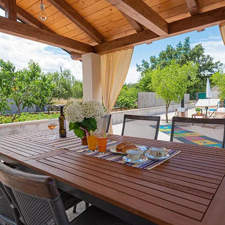 Holiday Home - Sibenik-Dubrava Apartament Dubrava (Sibenik-Knin)