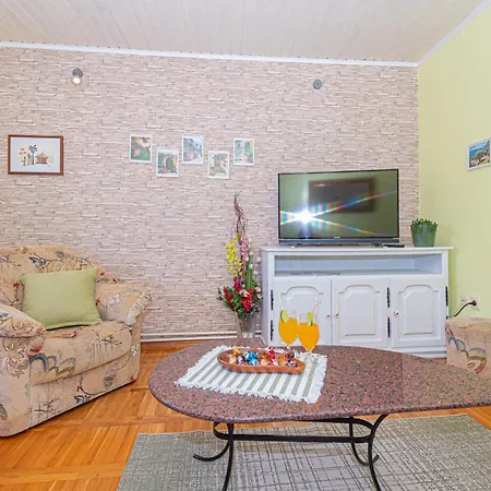 Three-bedroom With An Outdoor Swimming Pool 09 Dubrava (Sibenik-Knin)