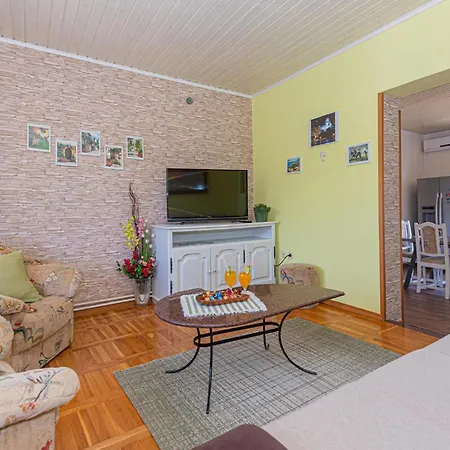 Three-bedroom With An Outdoor Swimming Pool 09 Apartment Dubrava (Sibenik-Knin)