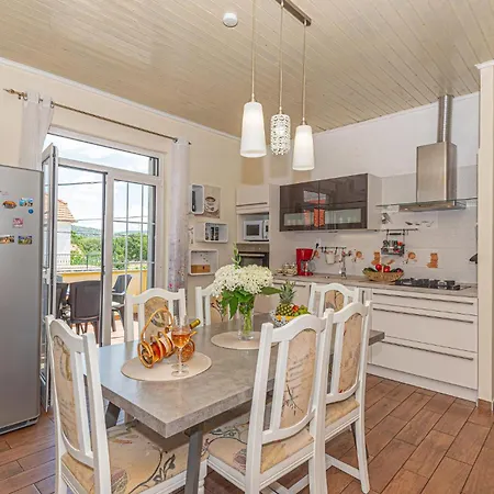 Three-bedroom With An Outdoor Swimming Pool 09 Dubrava (Sibenik-Knin)