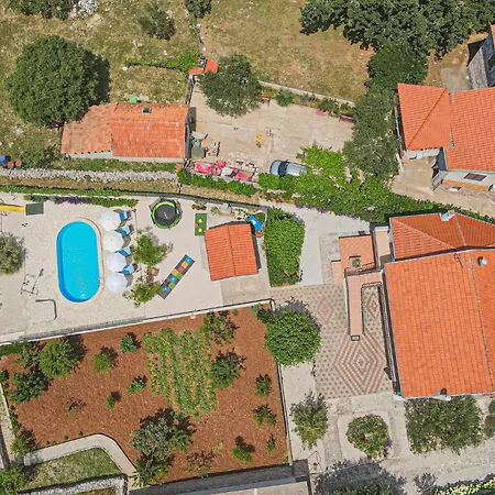 - Sibenik-dubrava Vakantiehuis *