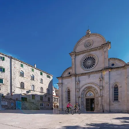 Dom wakacyjny - Sibenik-dubrava