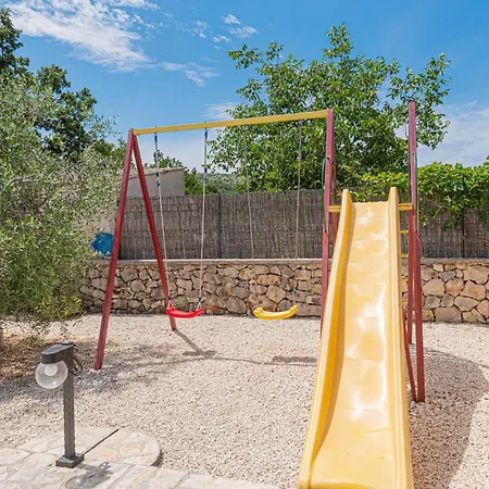 Three-bedroom With An Outdoor Swimming Pool 09 *