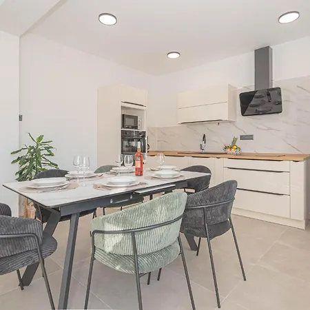 Apartament Holiday Home - Sibenik-Dubrava Dubrava (Sibenik-Knin)