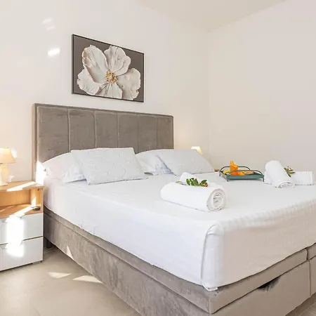 Apartament Holiday Home - Sibenik-Dubrava *