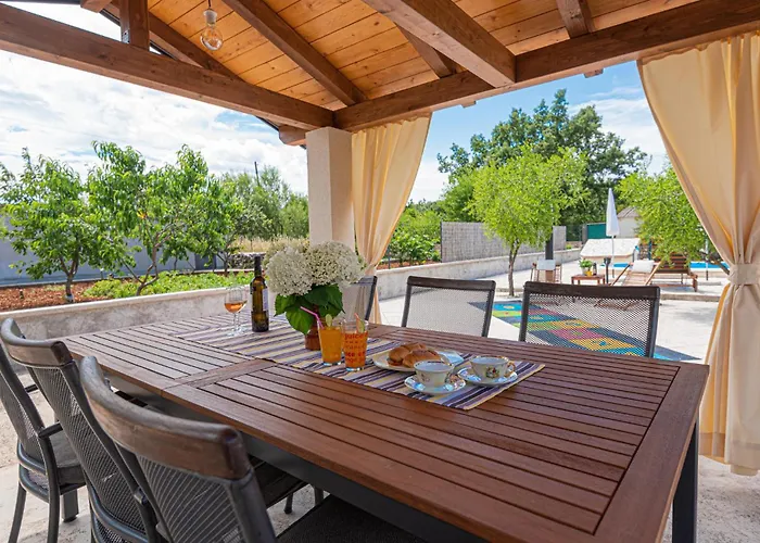 Holiday Home - Sibenik-Dubrava Vakantiehuis Dubrava (Sibenik-Knin)