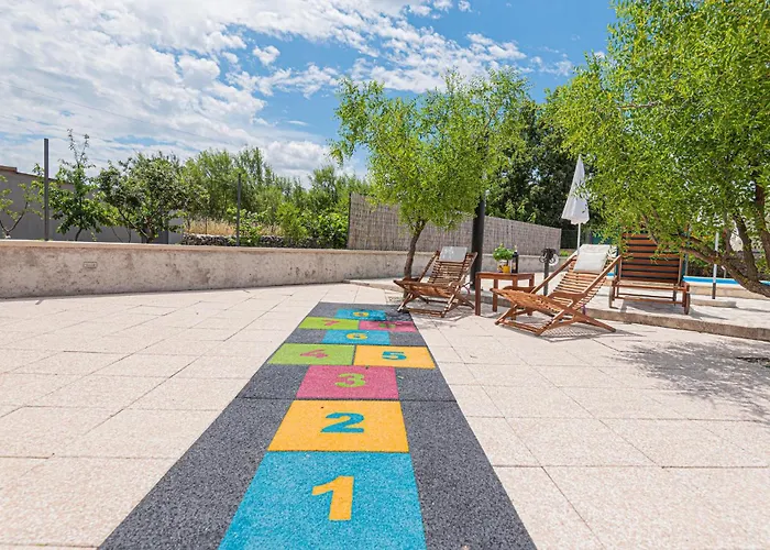 Vakantiehuis Holiday Home - Sibenik-Dubrava