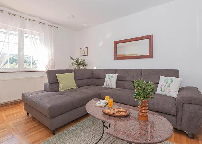 Holiday Home - Sibenik-Dubrava Vakantiehuis *