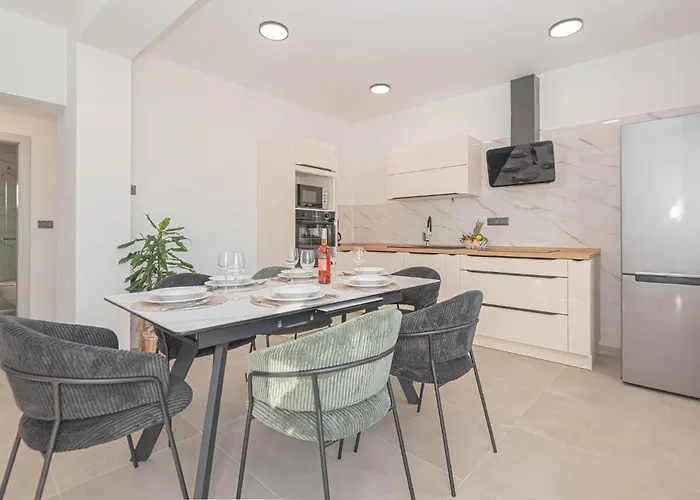 Vakantiehuis Holiday Home - Sibenik-Dubrava Dubrava (Sibenik-Knin)