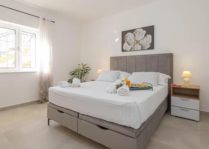 Vakantiehuis Holiday Home - Sibenik-Dubrava Dubrava (Sibenik-Knin)