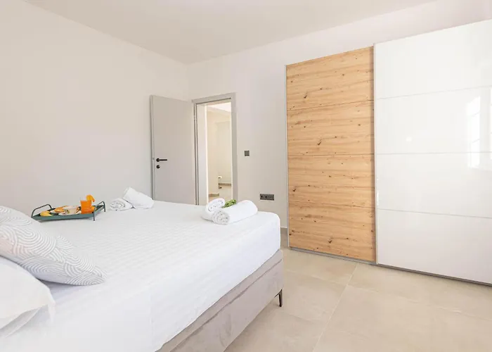 Holiday Home - Sibenik-Dubrava Vakantiehuis *