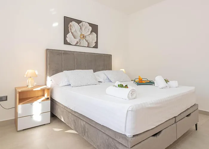 Vakantiehuis Holiday Home - Sibenik-Dubrava *